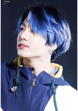 Jeon Jungkook blue hair